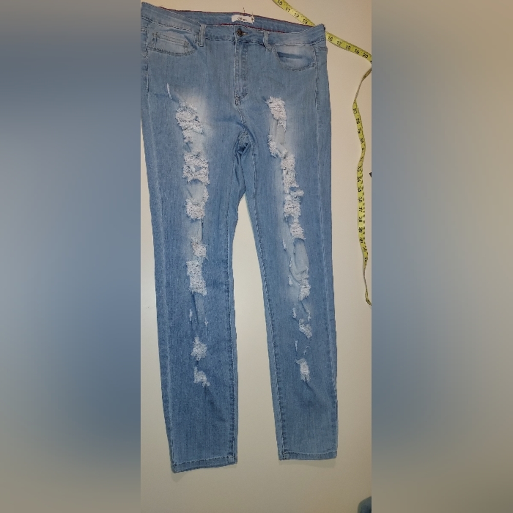 Ripped Pello Skinny Jeans